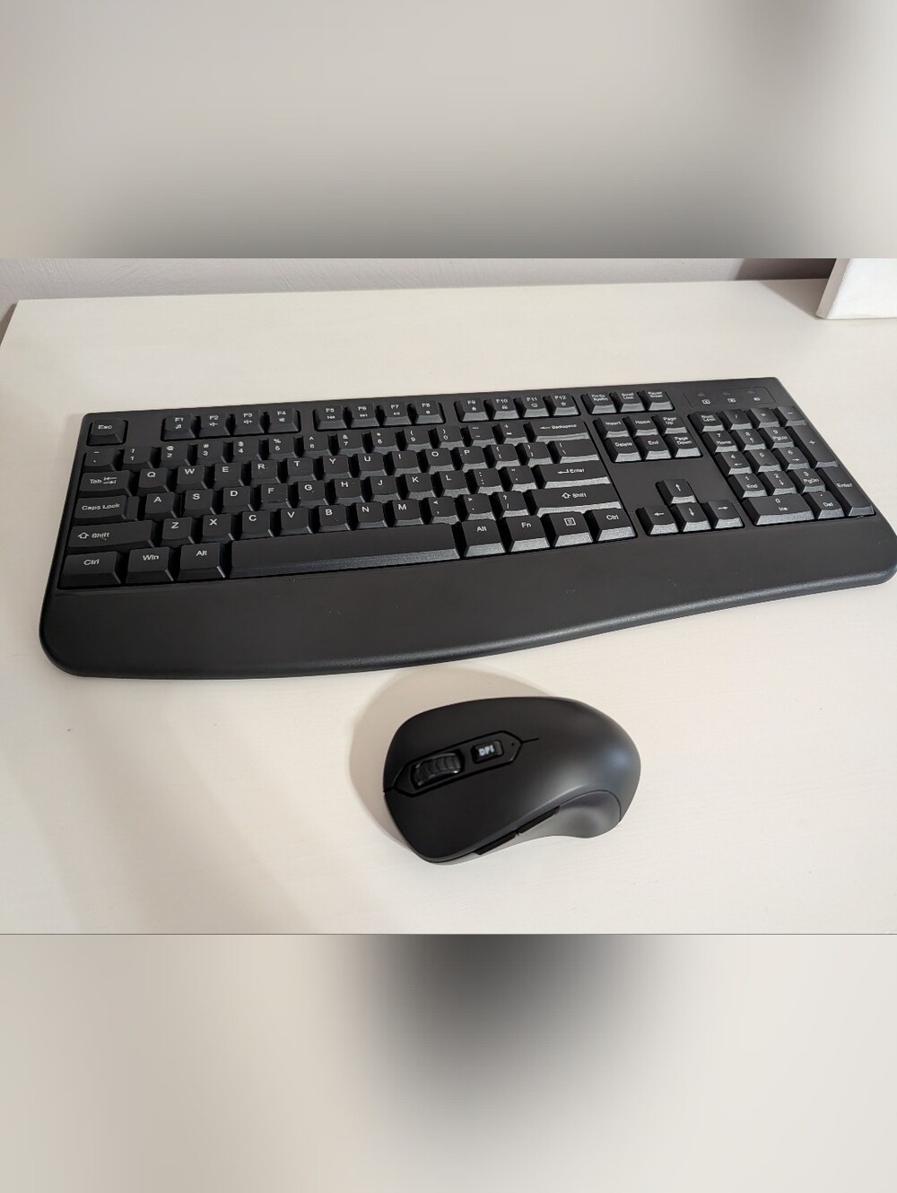 Wireless Keyboard and Mouse Set in Black